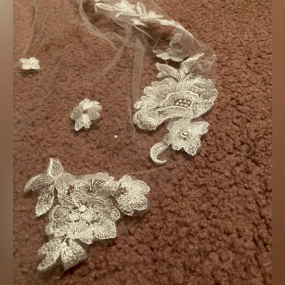 NWT Wedding Veil and Headpiece - Picture 2 of 5